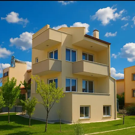 Homesuit Denize Yakin Oezel * Dikili