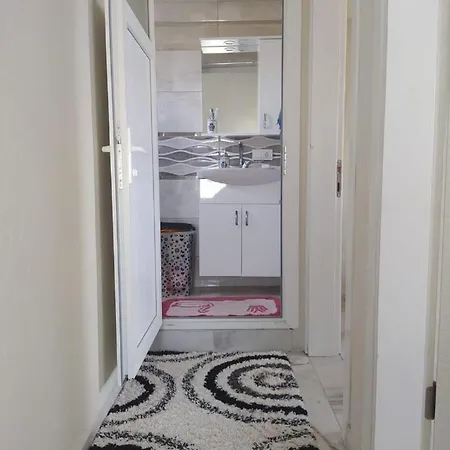 Homesuit Denize Yakin Oezel *